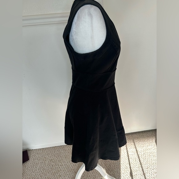 Banana Republic Black A-Line V-Neck Cocktail Dress size 10 - Picture 2 of 7